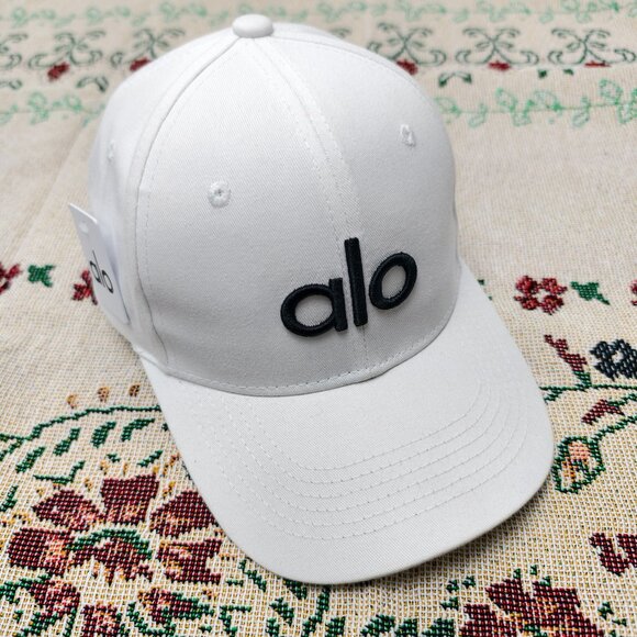 NWT ALO Yoga White Off-Duty Baseball Cap - Picture 1 of 5